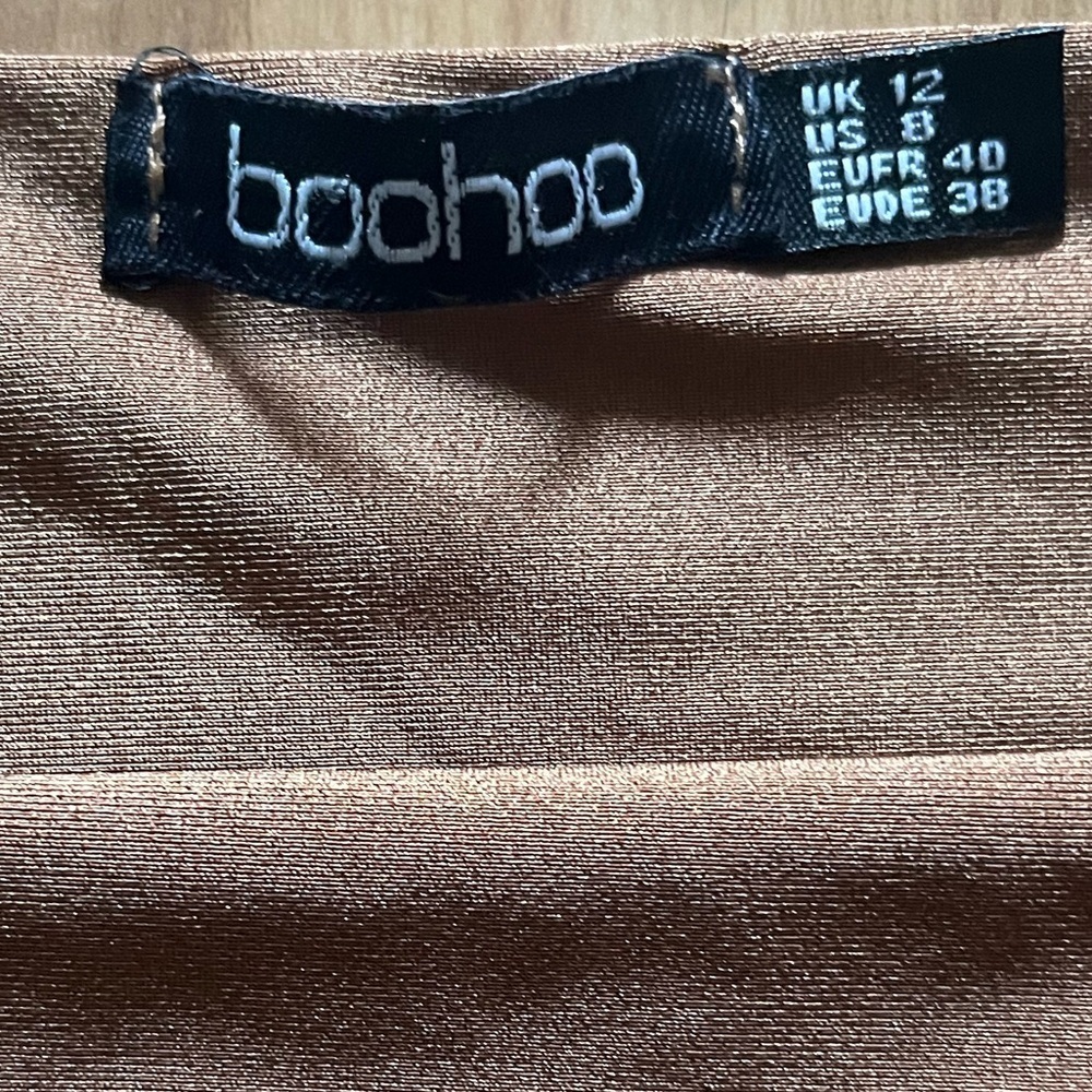 Boohoo Bronze One Shoulder Tie Waist Bodysuit | Satin Look | Size 8 - Picture 3 of 9